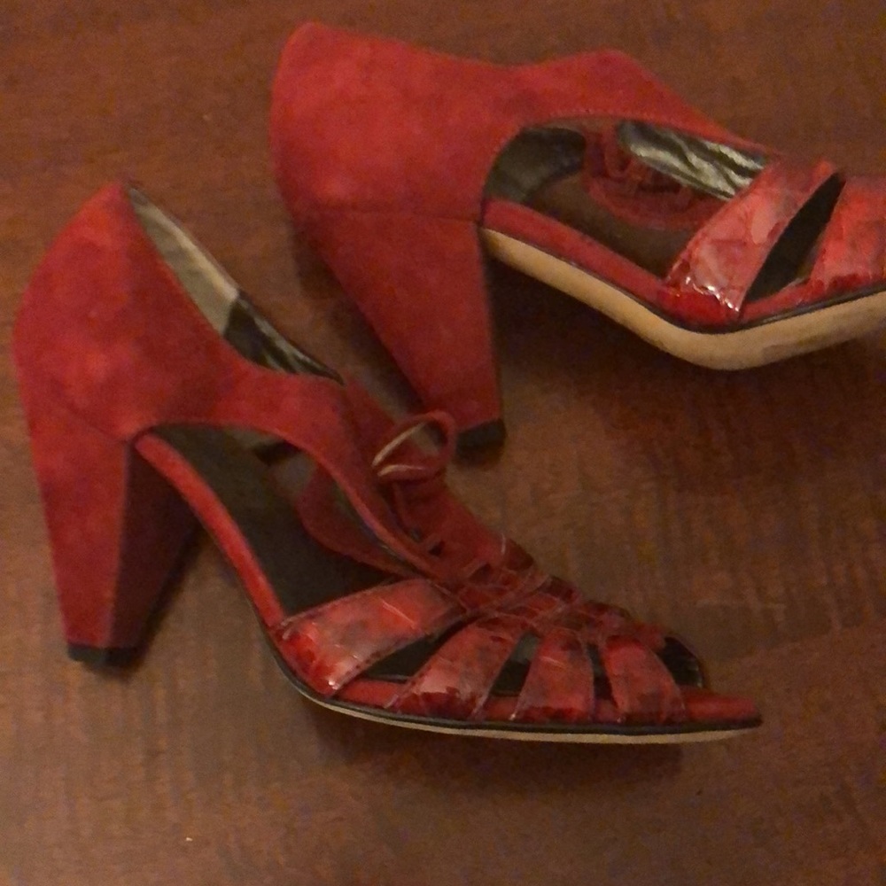 Shoes - Picture 2 of 5